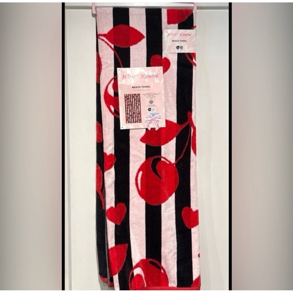BETSEY JOHNSON BEACH TOWEL-Cherry